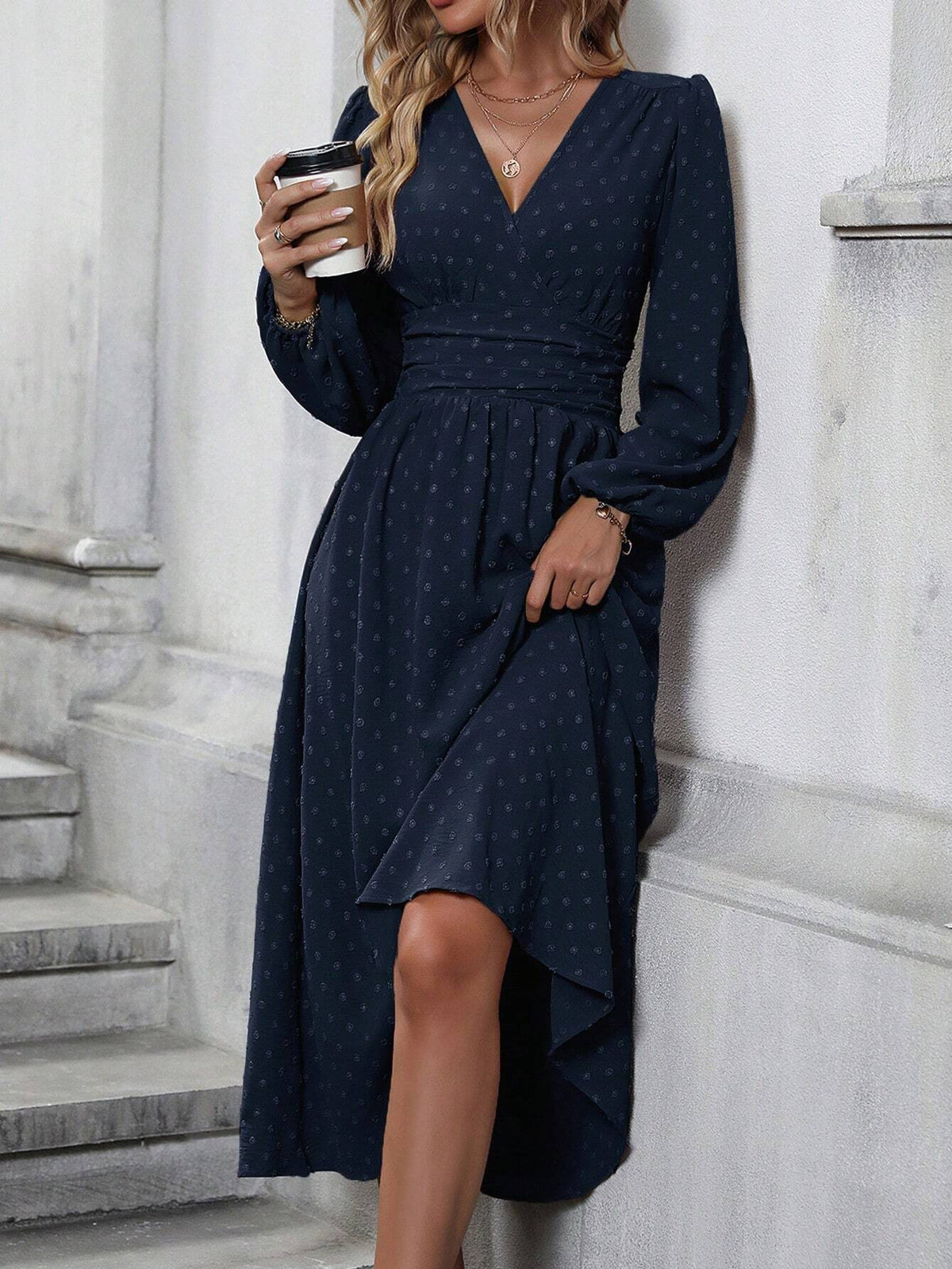 Vestido Largo con Cuello Diagonal, Pompones, Mangas Farol y Cintura Tableada