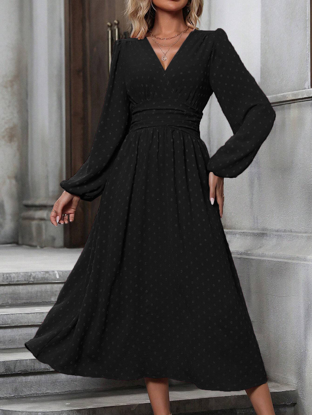 Vestido Largo con Cuello Diagonal, Pompones, Mangas Farol y Cintura Tableada